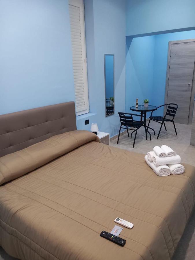 Greth House Bed & Breakfast เนเปิลส์ ภายนอก รูปภาพ