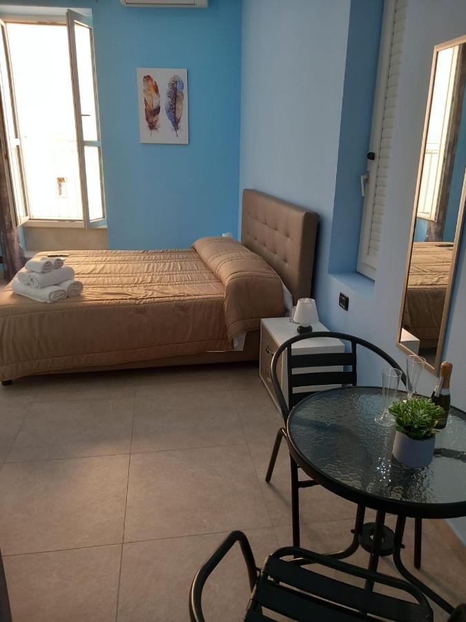 Greth House Bed & Breakfast เนเปิลส์ ภายนอก รูปภาพ